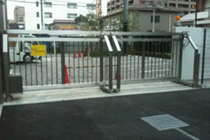 ライドゲート格納式